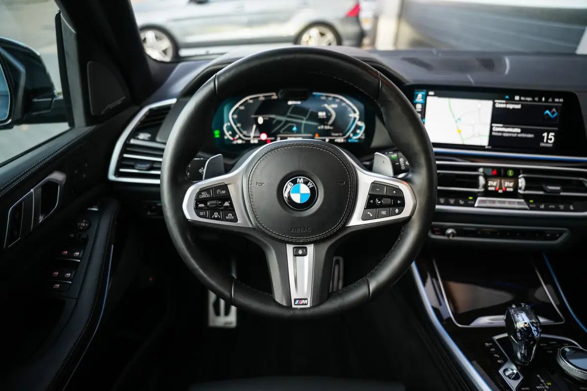 xDrive45e 394 pk High Executive M-Sportpakket /Sky-Lounge/ Laser/ Pano-Dak/ Harman&Kardon/ Soft-Close/ Massage/ Head-Up/ Adap.Cruise/ Keyless/ Trekhaak