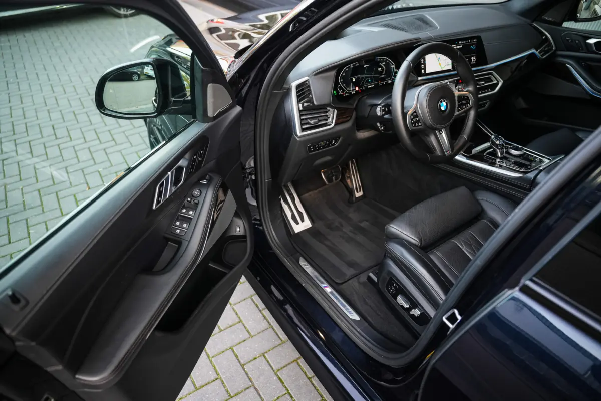 xDrive45e 394 pk High Executive M-Sportpakket /Sky-Lounge/ Laser/ Pano-Dak/ Harman&Kardon/ Soft-Close/ Massage/ Head-Up/ Adap.Cruise/ Keyless/ Trekhaak