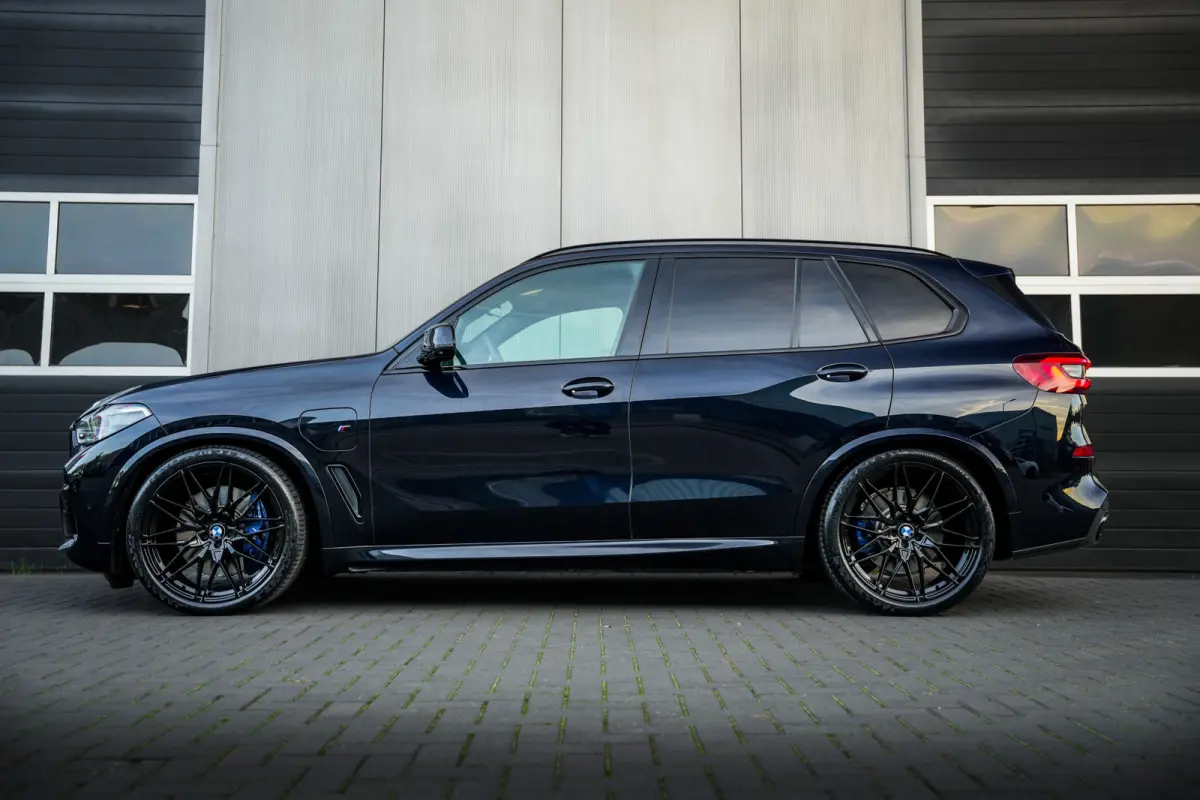 xDrive45e 394 pk High Executive M-Sportpakket /Sky-Lounge/ Laser/ Pano-Dak/ Harman&Kardon/ Soft-Close/ Massage/ Head-Up/ Adap.Cruise/ Keyless/ Trekhaak