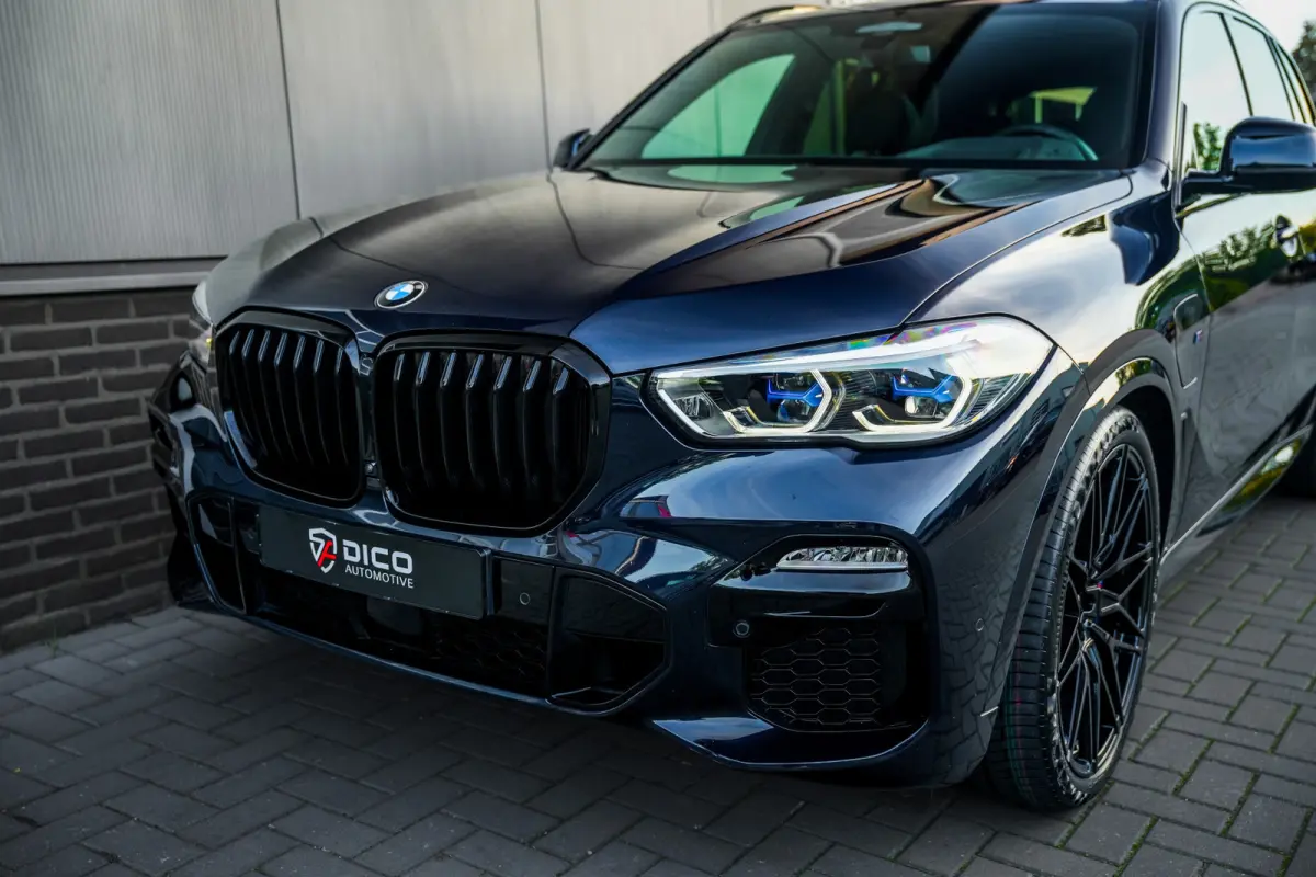 xDrive45e 394 pk High Executive M-Sportpakket /Sky-Lounge/ Laser/ Pano-Dak/ Harman&Kardon/ Soft-Close/ Massage/ Head-Up/ Adap.Cruise/ Keyless/ Trekhaak