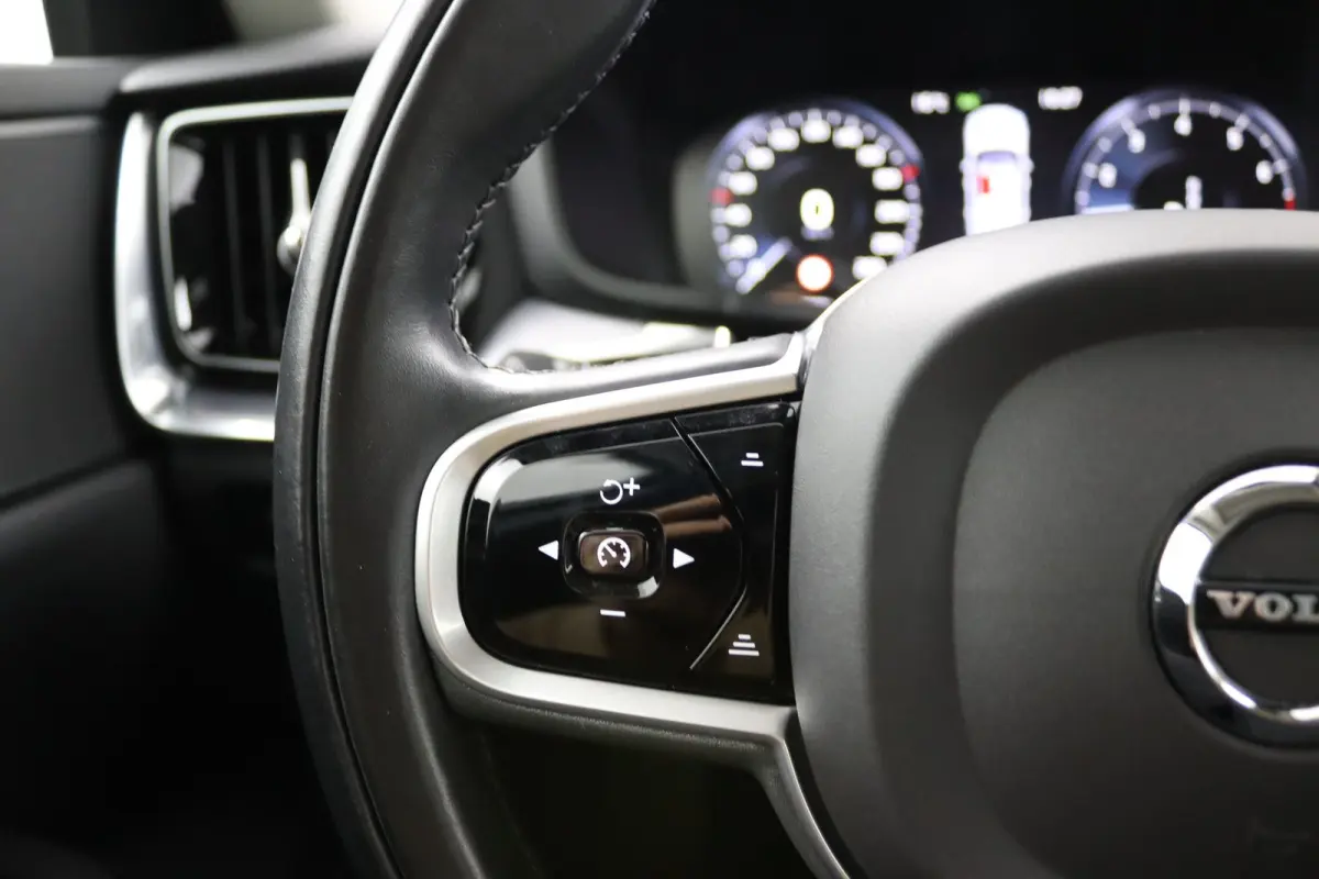 2.0 B3 Advantage | Leder | Camera | Stoel/ Stuurverwarming | Adaptive Cruise | BLIS | CarPlay/Android Auto