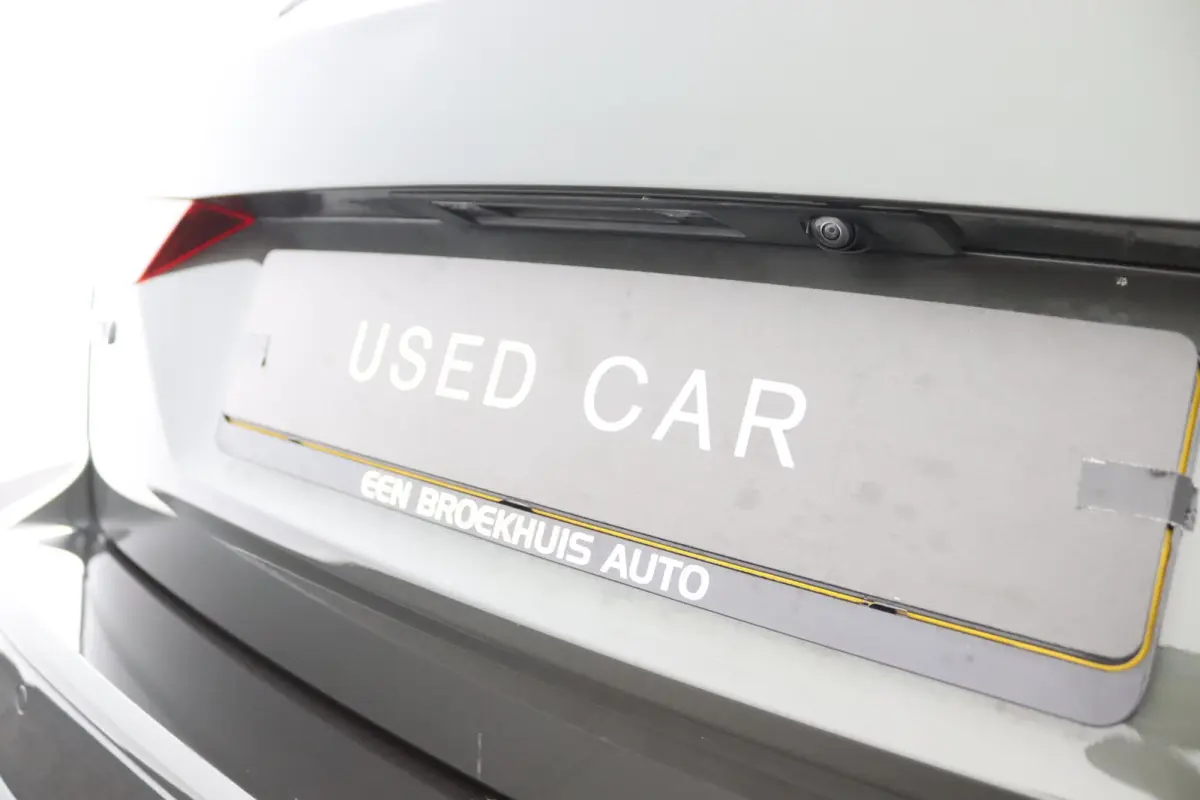 2.0 B3 Advantage | Leder | Camera | Stoel/ Stuurverwarming | Adaptive Cruise | BLIS | CarPlay/Android Auto