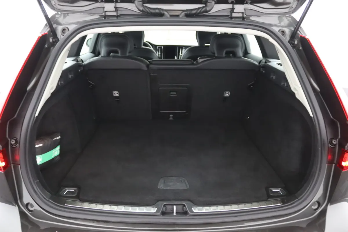 2.0 B3 Advantage | Leder | Camera | Stoel/ Stuurverwarming | Adaptive Cruise | BLIS | CarPlay/Android Auto