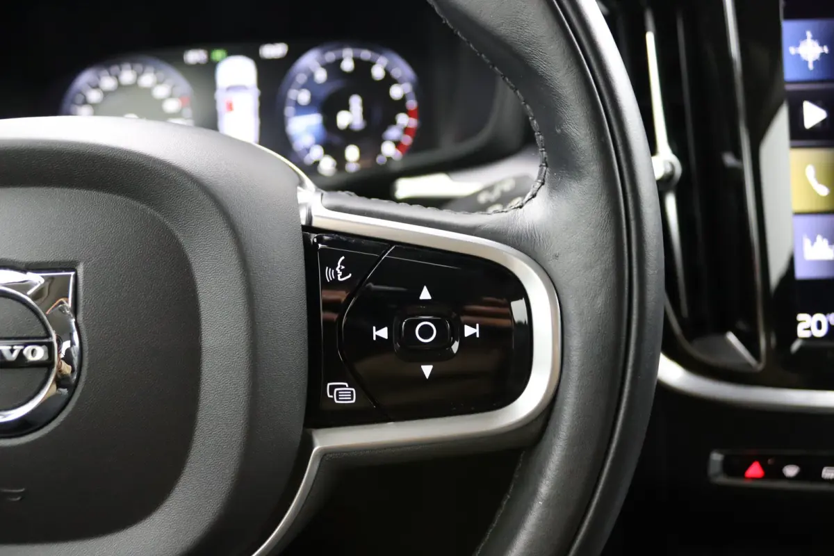 2.0 B3 Advantage | Leder | Camera | Stoel/ Stuurverwarming | Adaptive Cruise | BLIS | CarPlay/Android Auto