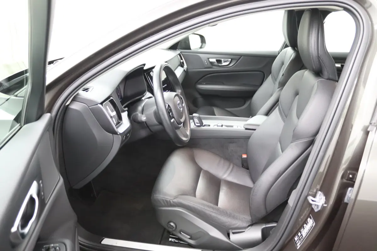 2.0 B3 Advantage | Leder | Camera | Stoel/ Stuurverwarming | Adaptive Cruise | BLIS | CarPlay/Android Auto