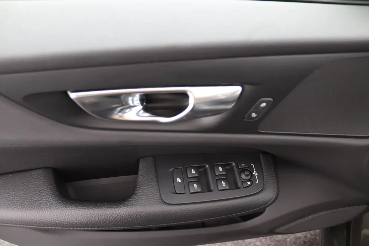 2.0 B3 Advantage | Leder | Camera | Stoel/ Stuurverwarming | Adaptive Cruise | BLIS | CarPlay/Android Auto