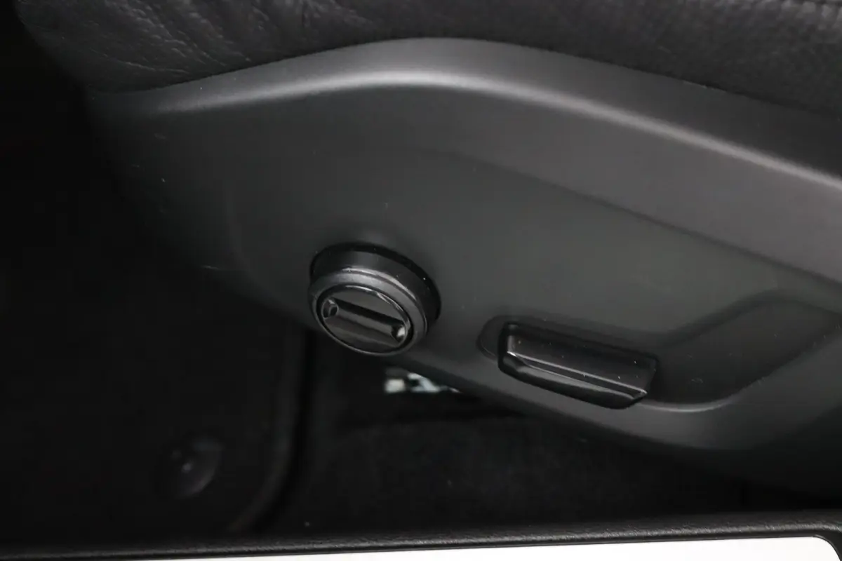 2.0 B3 Advantage | Leder | Camera | Stoel/ Stuurverwarming | Adaptive Cruise | BLIS | CarPlay/Android Auto