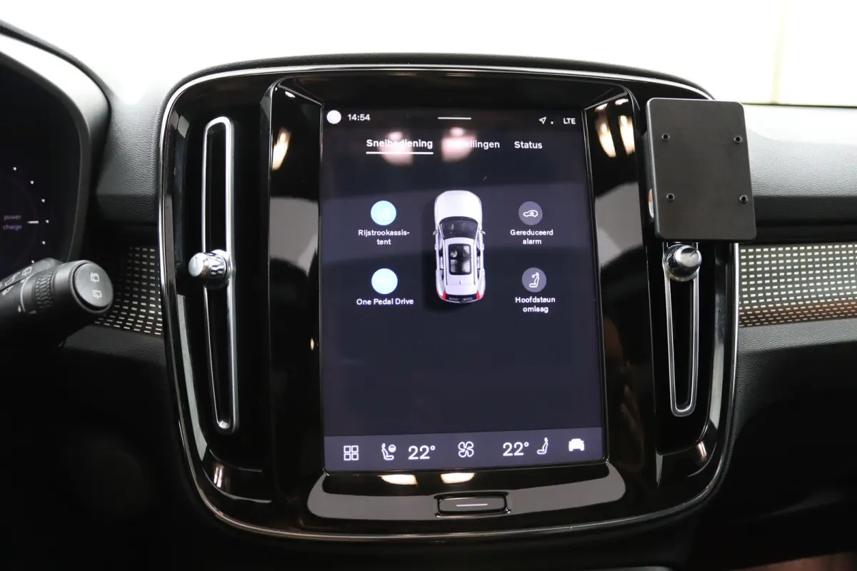P8 AWD R-Design | Panoramadak | Warmtepomp | Adaptive LED | Leder | Harman/Kardon | Keyless | 360 Camera | BLIS