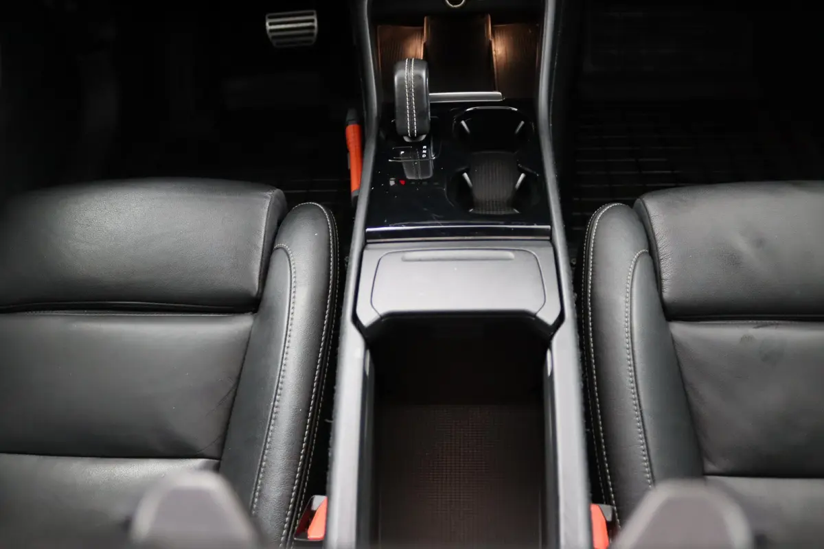 P8 AWD R-Design | Panoramadak | Warmtepomp | Adaptive LED | Leder | Harman/Kardon | Keyless | 360 Camera | BLIS