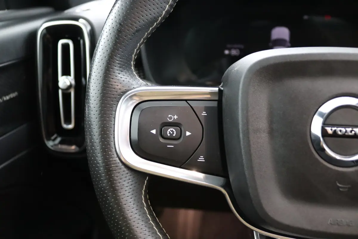 P8 AWD R-Design | Panoramadak | Warmtepomp | Adaptive LED | Leder | Harman/Kardon | Keyless | 360 Camera | BLIS