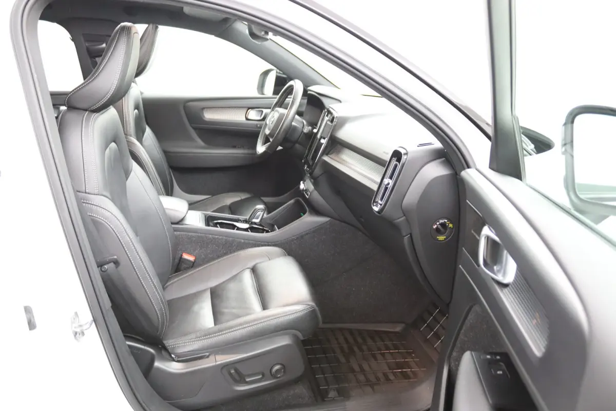 P8 AWD R-Design | Panoramadak | Warmtepomp | Adaptive LED | Leder | Harman/Kardon | Keyless | 360 Camera | BLIS
