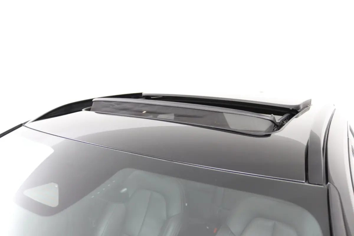 P8 AWD R-Design | Panoramadak | Warmtepomp | Adaptive LED | Leder | Harman/Kardon | Keyless | 360 Camera | BLIS