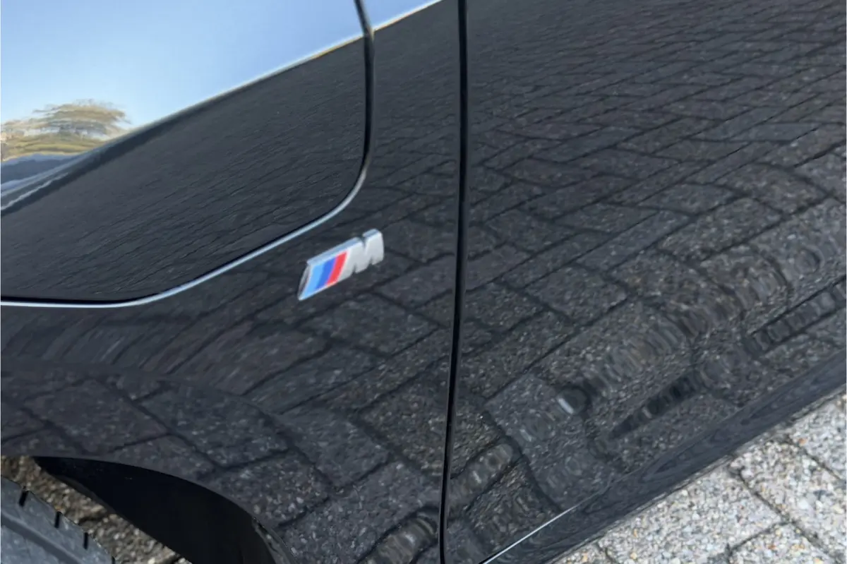 225e xDrive M-Sport | Panodak | Leder | 360 Camera | Comfort Access