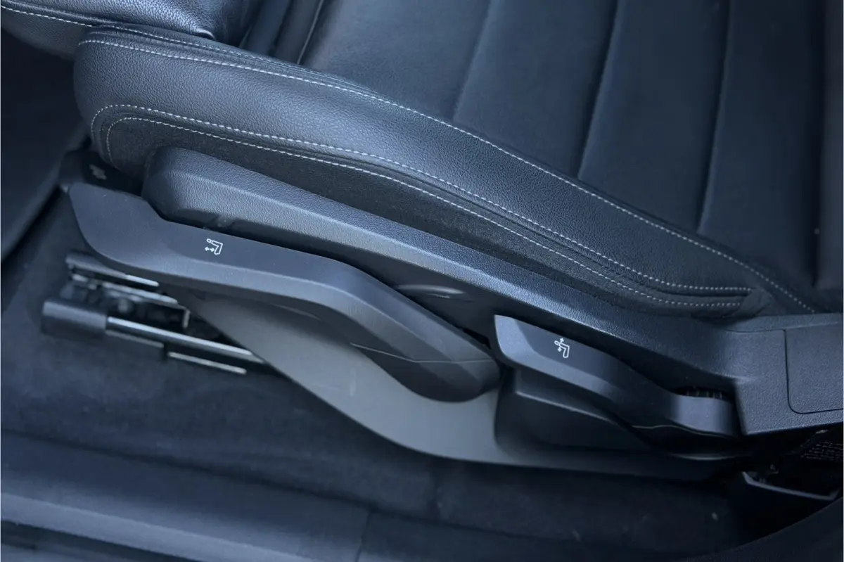 225e xDrive M-Sport | Panodak | Leder | 360 Camera | Comfort Access