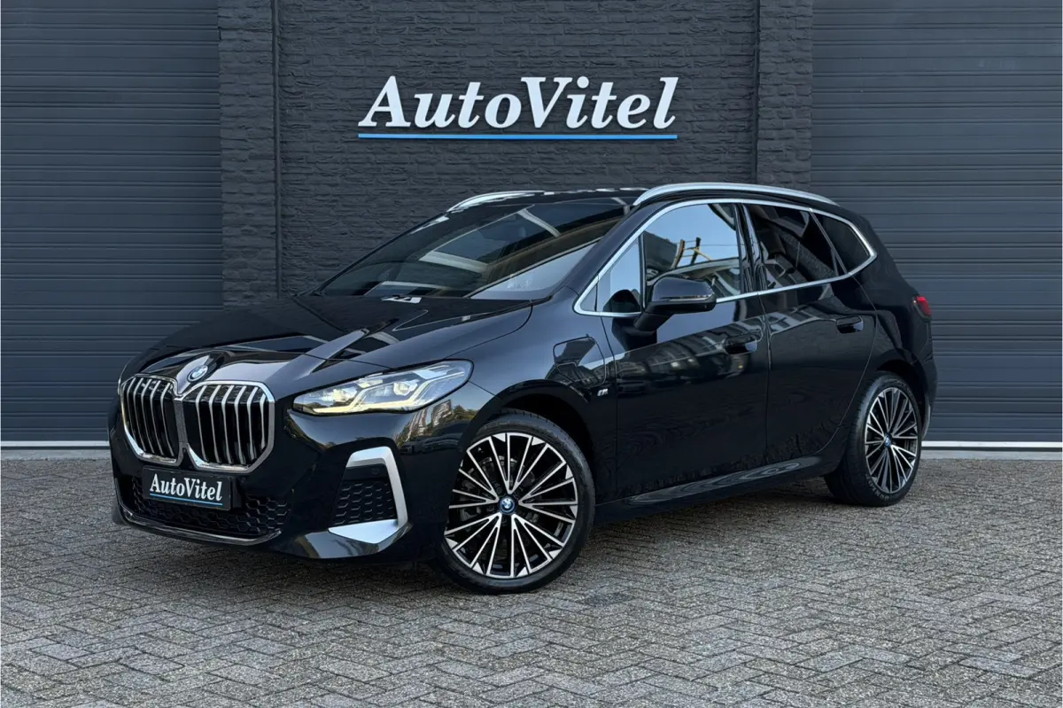 225e xDrive M-Sport | Panodak | Leder | 360 Camera | Comfort Access