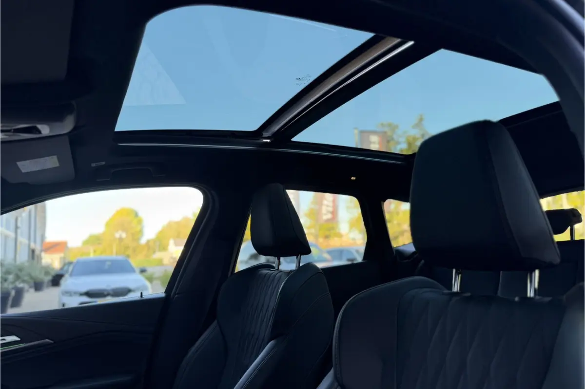 225e xDrive M-Sport | Panodak | Leder | 360 Camera | Comfort Access