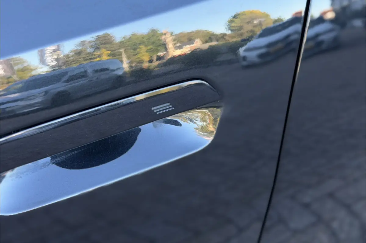 225e xDrive M-Sport | Panodak | Leder | 360 Camera | Comfort Access