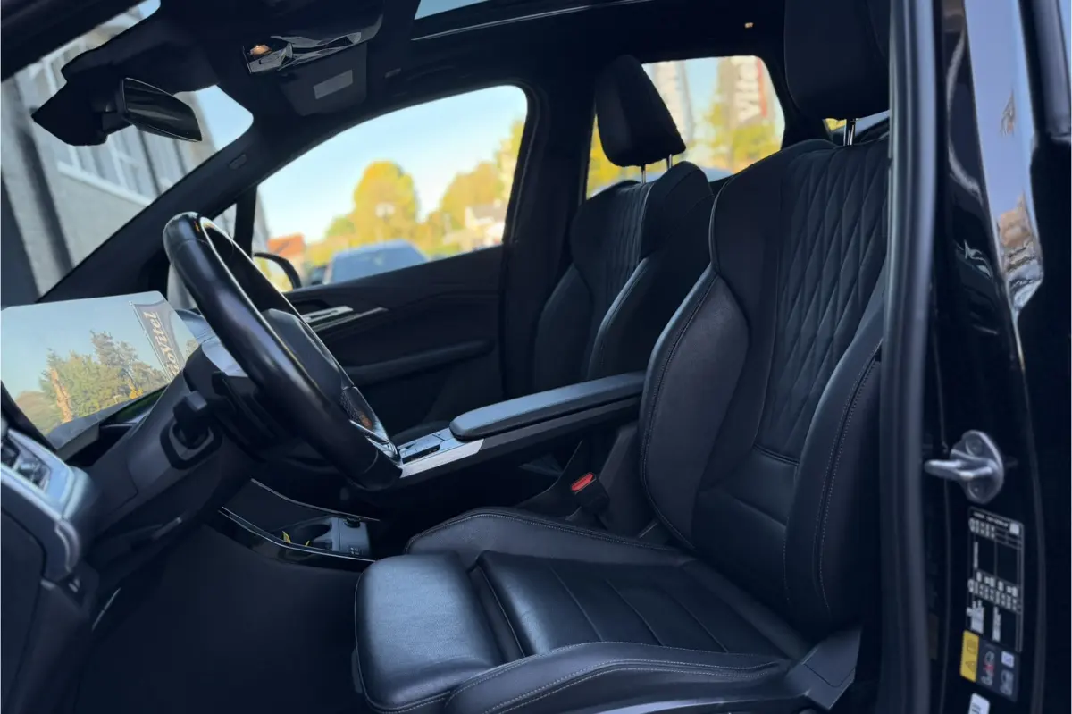 225e xDrive M-Sport | Panodak | Leder | 360 Camera | Comfort Access