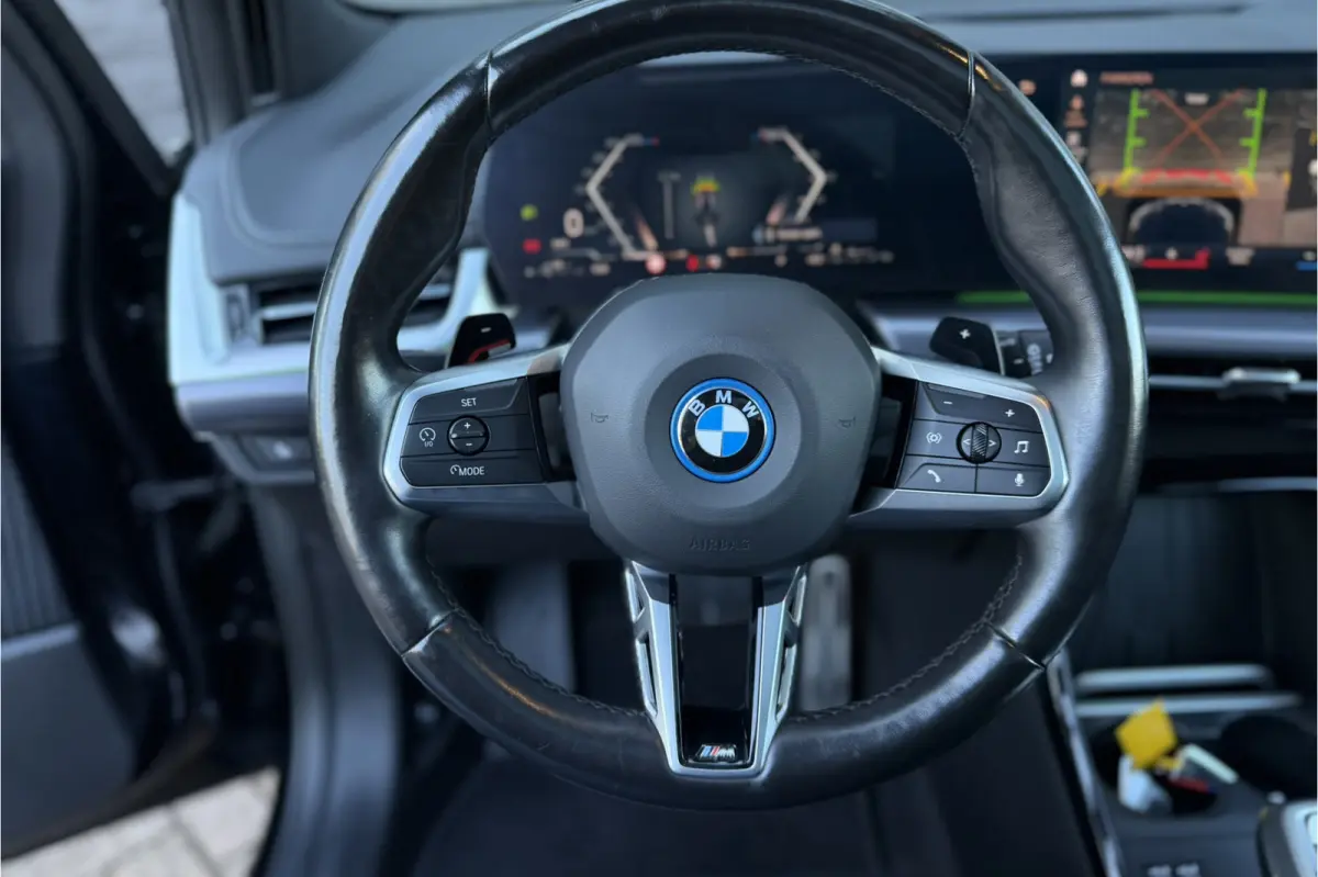 225e xDrive M-Sport | Panodak | Leder | 360 Camera | Comfort Access