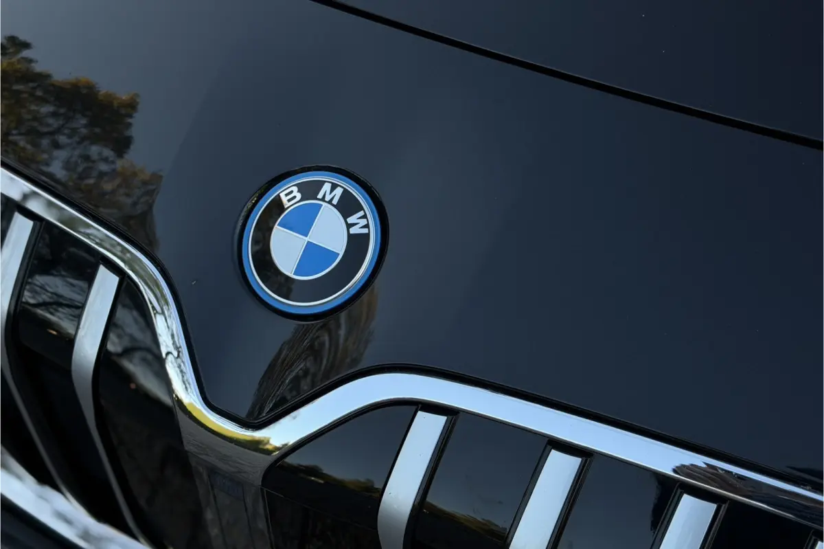 225e xDrive M-Sport | Panodak | Leder | 360 Camera | Comfort Access