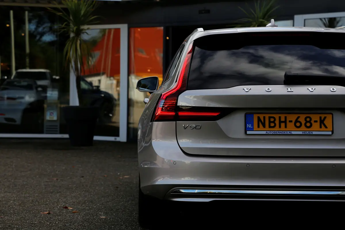 2.0 T6 Plug-in hybrid 350PK AWD Long Range*Bright Dusk Metallic!*Fabrieksgarantie*Elek. Trekhaak/Pilot ass./ACC/Stoelverw.V+A/Stuurwielverw./Leder/Dodehoek/Camera/Apple Carplay-Android/18 in