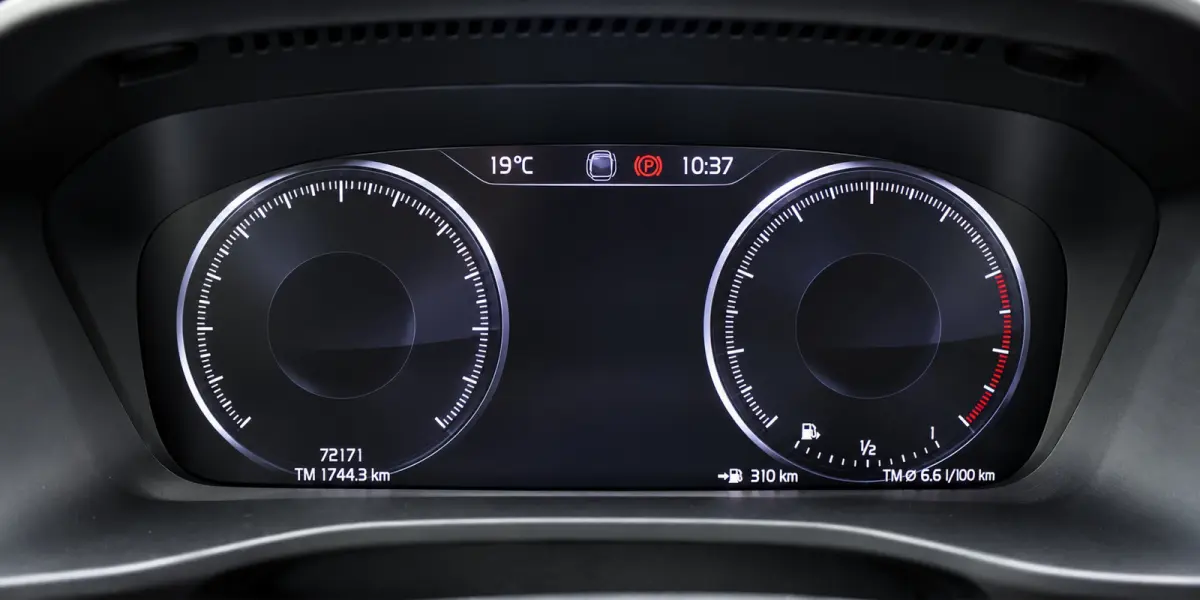 1.5 T3 Momentum | BLIS | Camera | Trekhaak Elektrisch Wegklapbaar | Cruise Control | DAB |