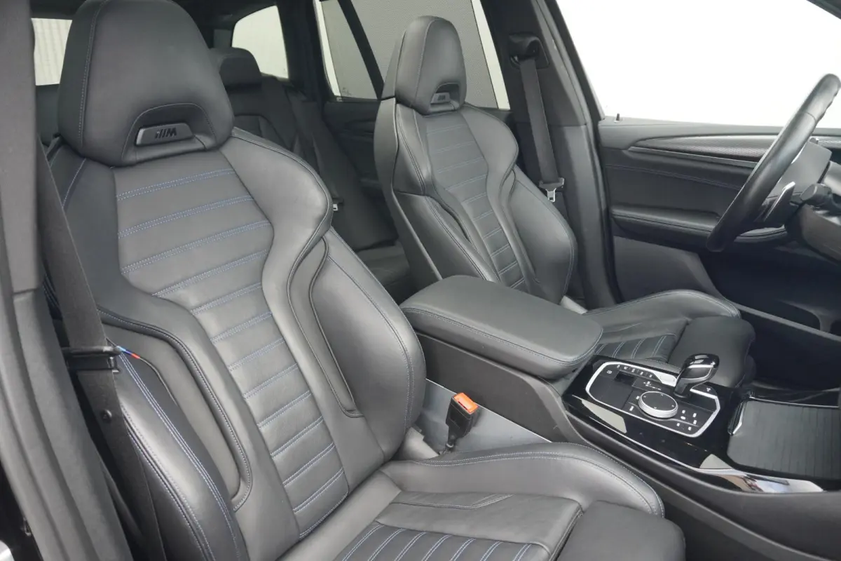 xDrive30e | M Sportpakket | Panoramadak | Elektrisch verstelbare stoelen | Harman Kardon | Head-Up Display