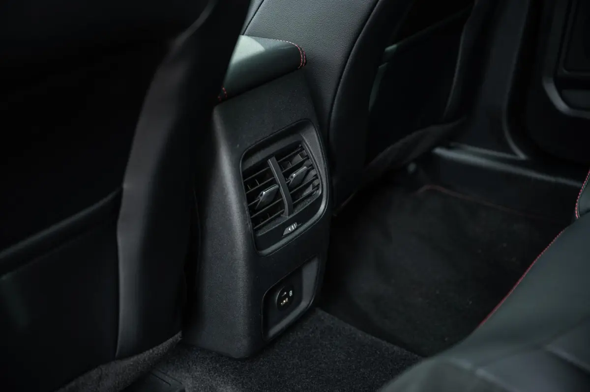 2.5 PHEV ST-Line X PANO TREKHAAK ADAPTIVE CRUISE HEAD UP CAMERA STUURVERWARMING B&O