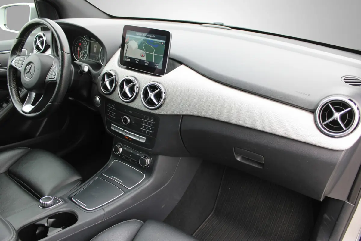 180 AUT7 Prestige LEDER NAVI CAMERA TREKHAAK