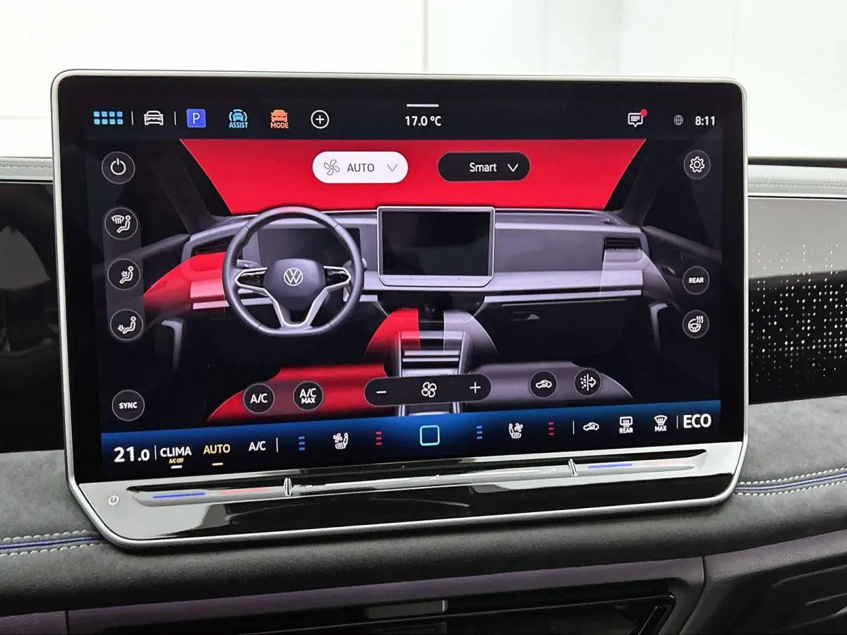 1.5 eHybrid R-Line Edition | 204 PK | Navigatie | Stoel/Stuur- Verwarming | Panoramaschuif-kanteldak | Head-up Display | Stoel- Massage en Ventilatie | Apple CarPlay en Android Auto | IQ.LIG