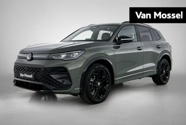 1.5 eHybrid R-Line Edition | 204 PK | Navigatie | Stoel/Stuur- Verwarming | Panoramaschuif-kanteldak | Head-up Display | Stoel- Massage en Ventilatie | Apple CarPlay en Android Auto | IQ.LIG