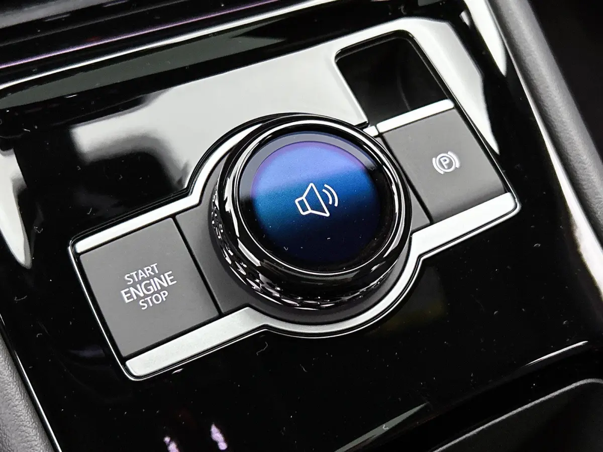 1.5 eHybrid R-Line Edition | 204 PK | Navigatie | Stoel/Stuur- Verwarming | Panoramaschuif-kanteldak | Head-up Display | Stoel- Massage en Ventilatie | Apple CarPlay en Android Auto | IQ.LIG