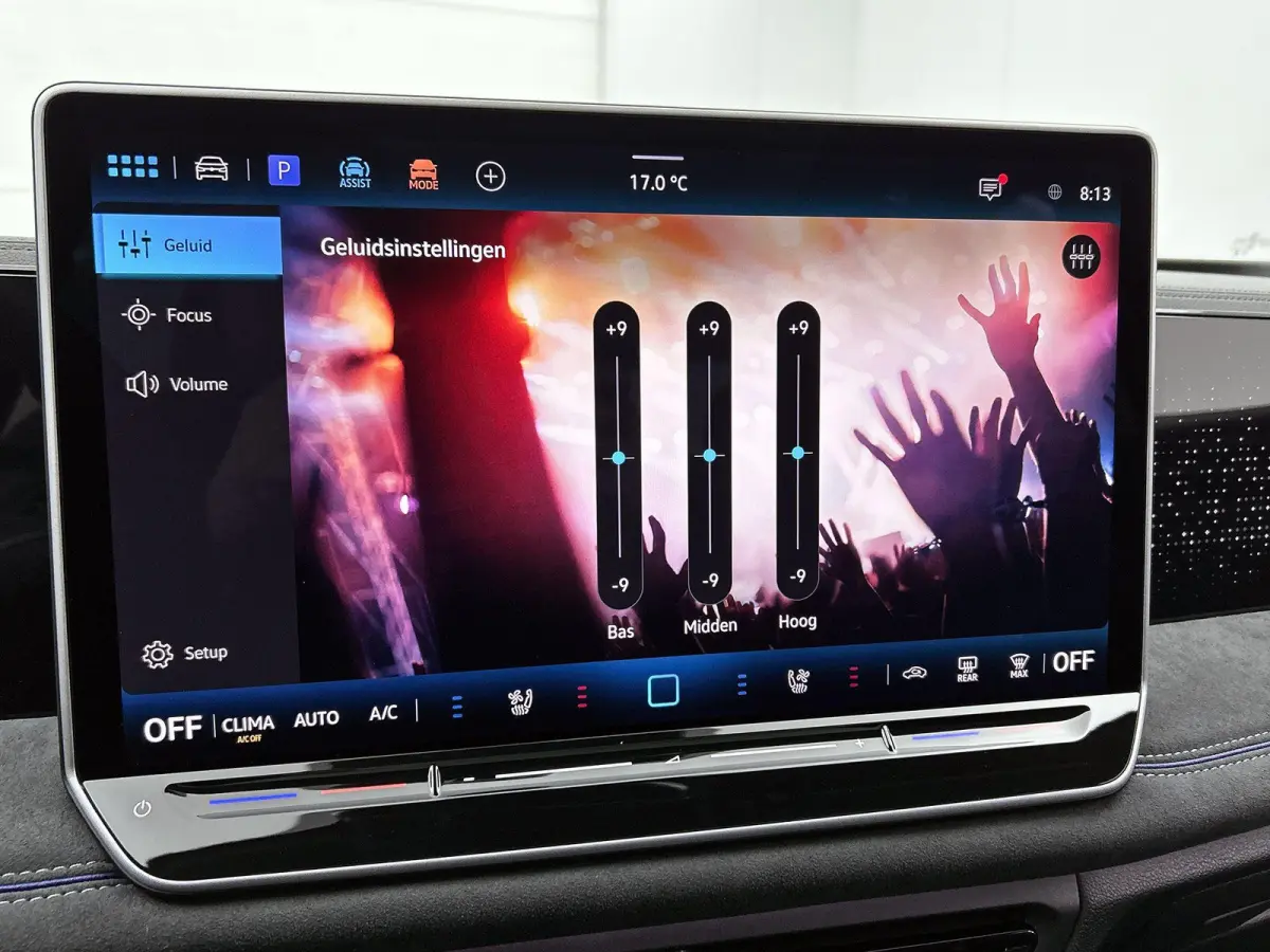 1.5 eHybrid R-Line Edition | 204 PK | Navigatie | Stoel/Stuur- Verwarming | Panoramaschuif-kanteldak | Head-up Display | Stoel- Massage en Ventilatie | Apple CarPlay en Android Auto | IQ.LIG