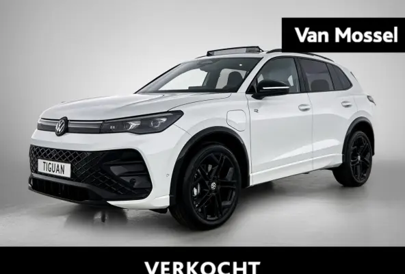 1.5 eHybrid R-Line Edition | 204 PK | Navigatie | Head-up Display | Stoel/Stuur- Verwarming | Harman Kardon Geluidsinstallatie | Panoramaschuif-kanteldak | Trekhaak inklapbaar |