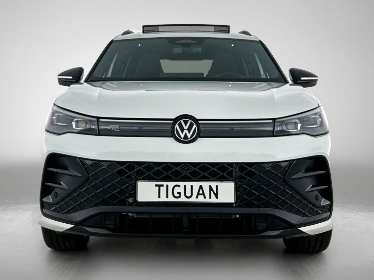 1.5 eHybrid R-Line Edition | 204 PK | Navigatie | Head-up Display | Stoel/Stuur- Verwarming | Harman Kardon Geluidsinstallatie | Panoramaschuif-kanteldak | Trekhaak inklapbaar |