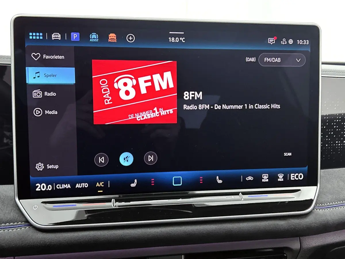 1.5 eHybrid R-Line Edition | 204 PK | Navigatie | Head-up Display | Stoel/Stuur- Verwarming | Harman Kardon Geluidsinstallatie | Panoramaschuif-kanteldak | Trekhaak inklapbaar |