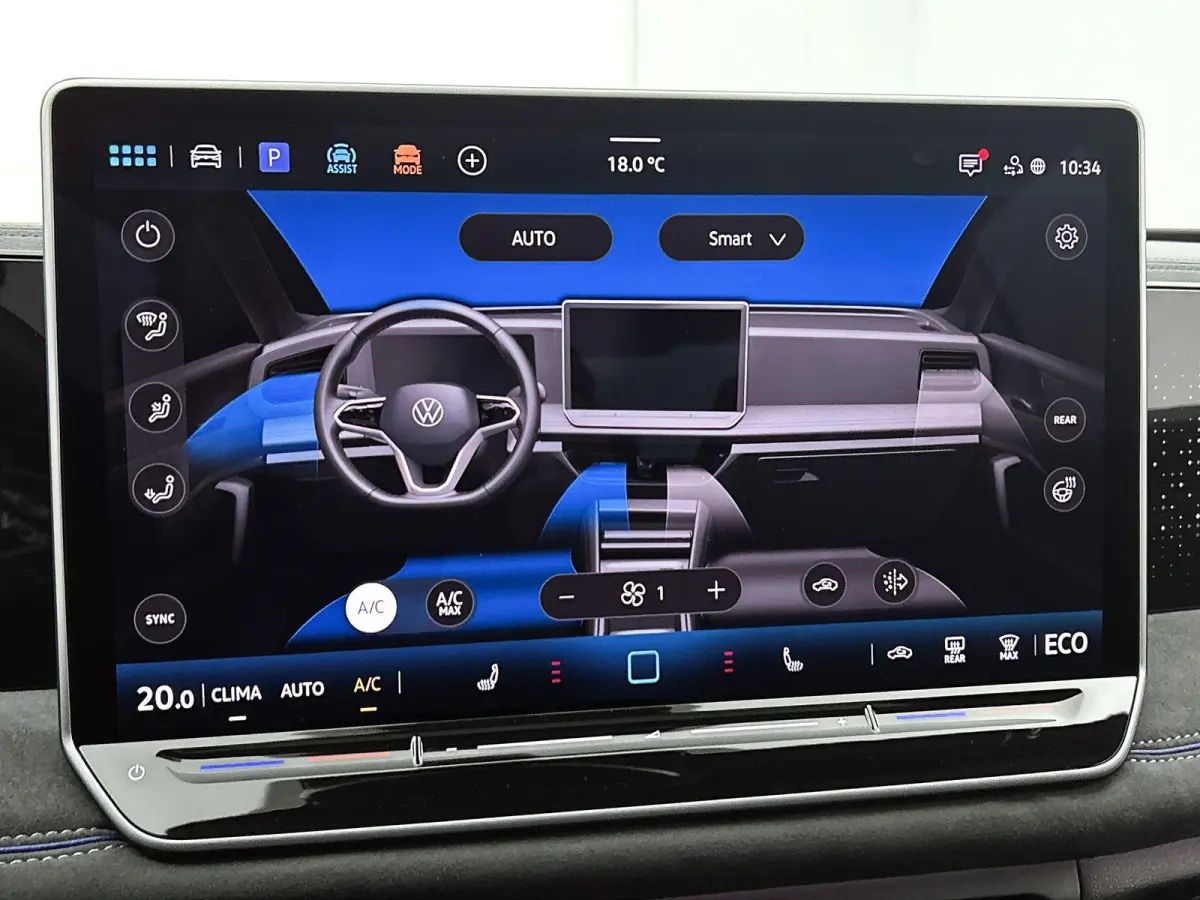 1.5 eHybrid R-Line Edition | 204 PK | Navigatie | Head-up Display | Stoel/Stuur- Verwarming | Harman Kardon Geluidsinstallatie | Panoramaschuif-kanteldak | Trekhaak inklapbaar |