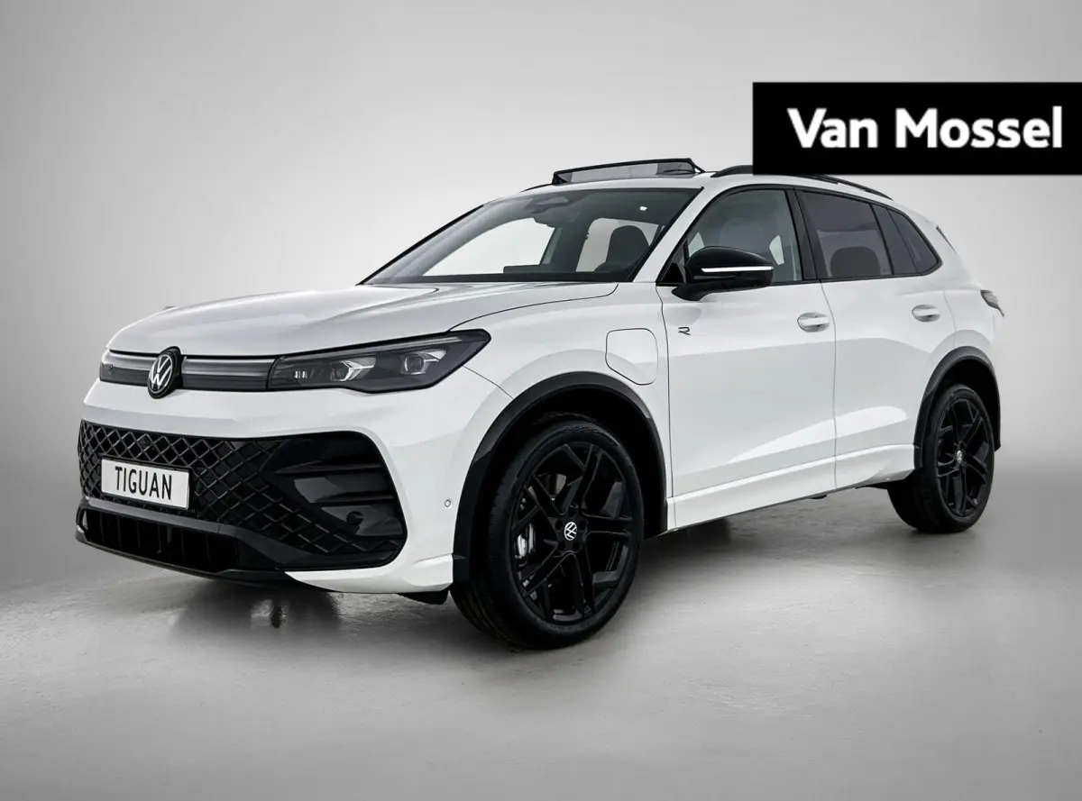 1.5 eHybrid R-Line Edition | 204 PK | Navigatie | Head-up Display | Stoel/Stuur- Verwarming | Harman Kardon Geluidsinstallatie | Panoramaschuif-kanteldak | Trekhaak inklapbaar |