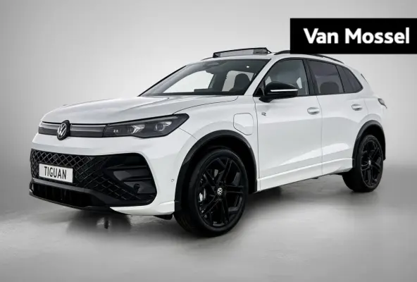 1.5 eHybrid R-Line Edition | 204 PK | Navigatie | Head-up Display | Stoel/Stuur- Verwarming | Harman Kardon Geluidsinstallatie | Panoramaschuif-kanteldak | Trekhaak inklapbaar |