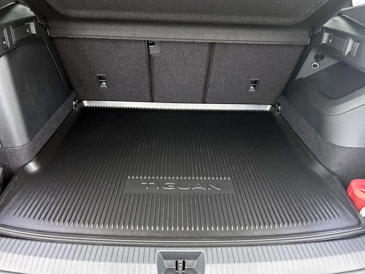 1.5 eHybrid R-Line Edition | 204 PK | Navigatie | Head-up Display | Stoel/Stuur- Verwarming | Harman Kardon Geluidsinstallatie | Panoramaschuif-kanteldak | Trekhaak inklapbaar |