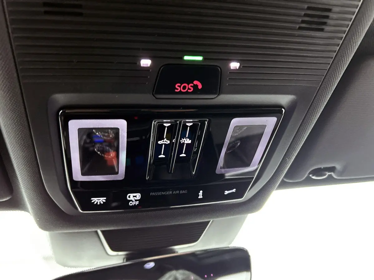 1.5 eHybrid R-Line Edition | 204 PK | Navigatie | Head-up Display | Stoel/Stuur- Verwarming | Harman Kardon Geluidsinstallatie | Panoramaschuif-kanteldak | Trekhaak inklapbaar |