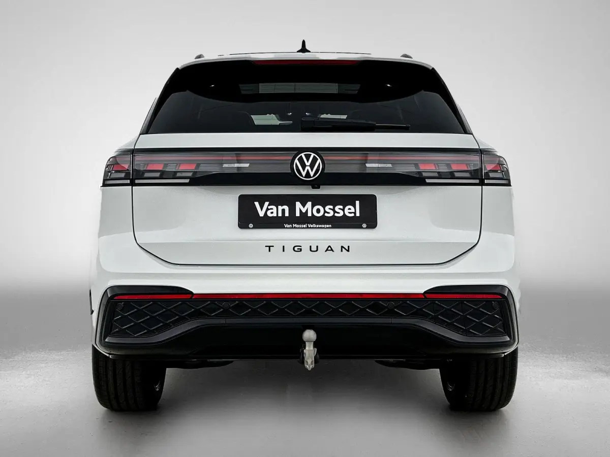 1.5 eHybrid R-Line Edition | 204 PK | Navigatie | Head-up Display | Stoel/Stuur- Verwarming | Harman Kardon Geluidsinstallatie | Panoramaschuif-kanteldak | Trekhaak inklapbaar |
