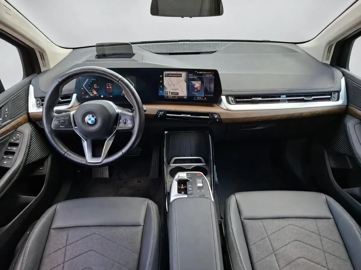 BMW 218i | 360° Camera | Head-Up Display | Leder | NL Auto | Rijklaarprijs BMW 2-serie Active Tourer 218i | 360° Camera | Head-Up Display | Leder | NL Auto | Rijklaarprijs