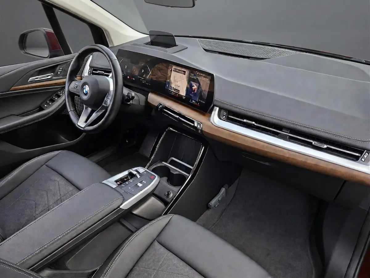 BMW 218i | 360° Camera | Head-Up Display | Leder | NL Auto | Rijklaarprijs BMW 2-serie Active Tourer 218i | 360° Camera | Head-Up Display | Leder | NL Auto | Rijklaarprijs