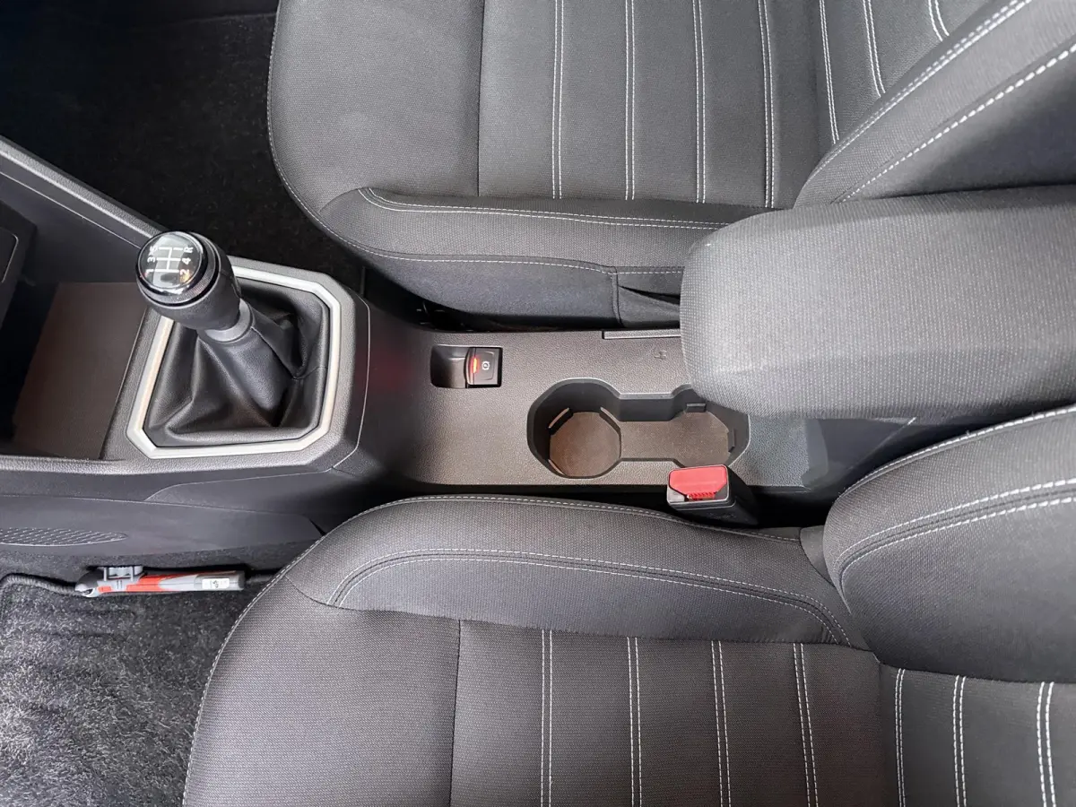 TCe 100 ECO-G (LPG) Expression | Keyless Entry | Climate Control |