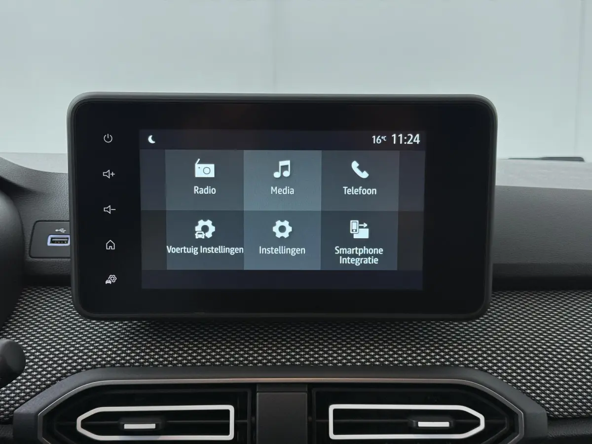TCe 100 ECO-G (LPG) Expression | Keyless Entry | Climate Control |