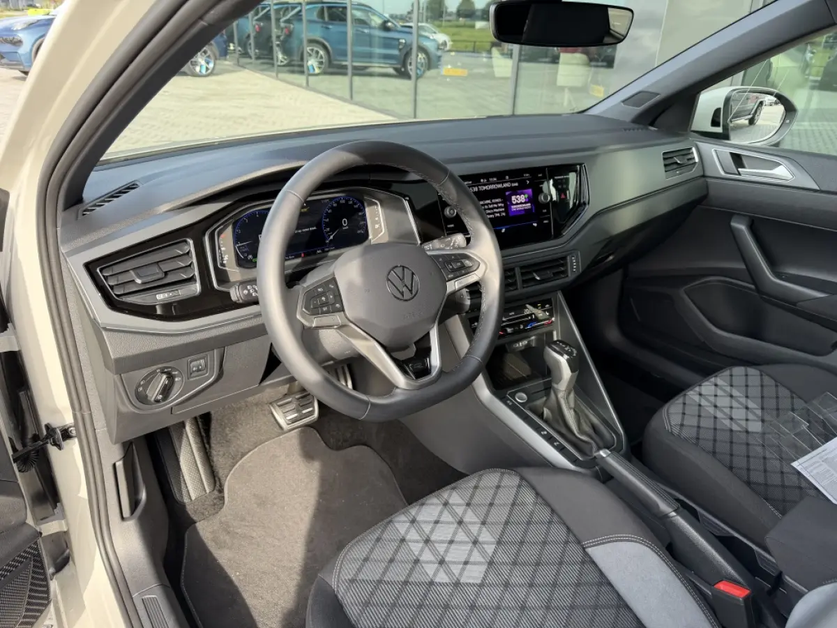 1.5 TSI R-Line Edition | Pano | Camera | Stoelverwarming |