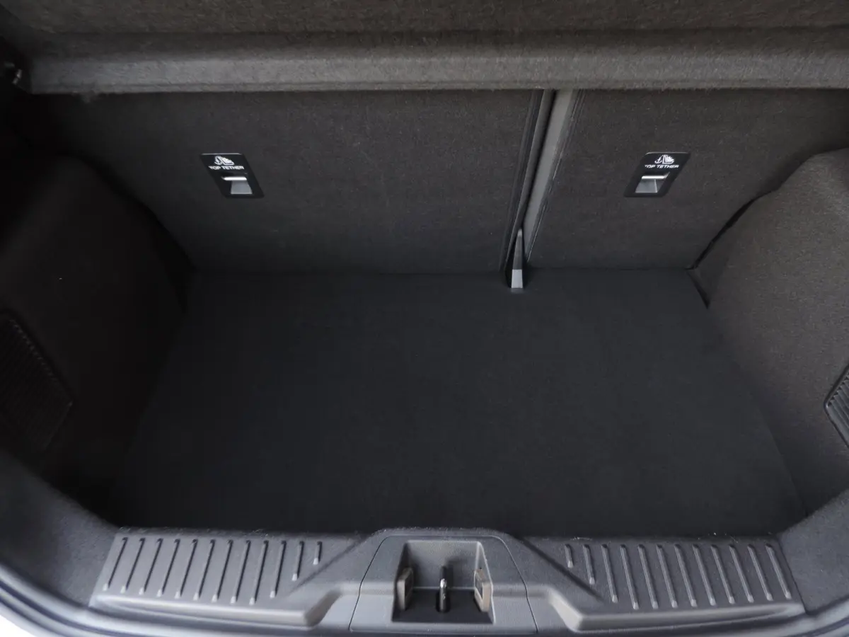 1.0-T Active X 21.000km | 1e Eig | ECC | B&O | Priv.glas | Winterpack | Cruise contr | 17” | CarPlay | PDC | Navi