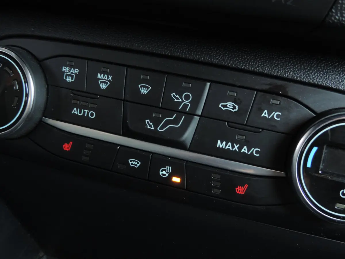 1.0-T Active X 21.000km | 1e Eig | ECC | B&O | Priv.glas | Winterpack | Cruise contr | 17” | CarPlay | PDC | Navi