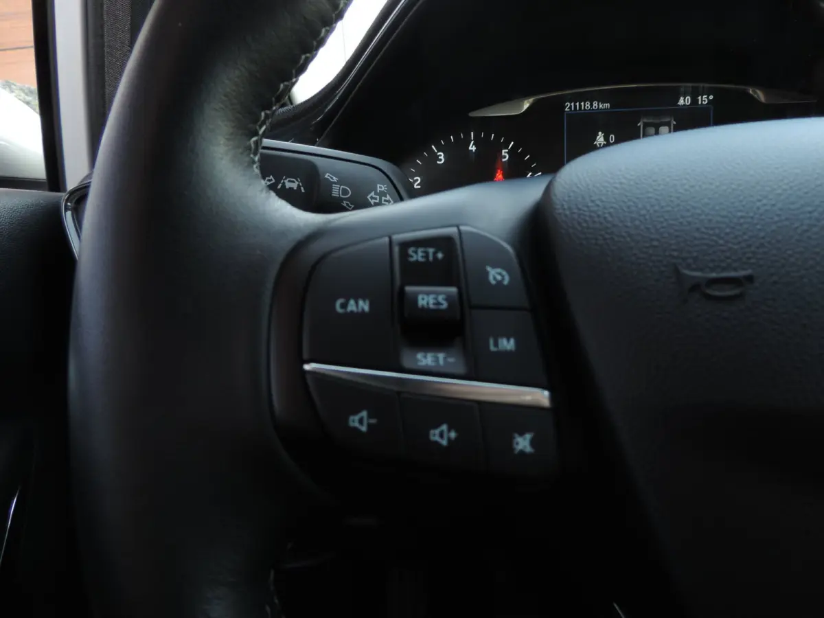 1.0-T Active X 21.000km | 1e Eig | ECC | B&O | Priv.glas | Winterpack | Cruise contr | 17” | CarPlay | PDC | Navi